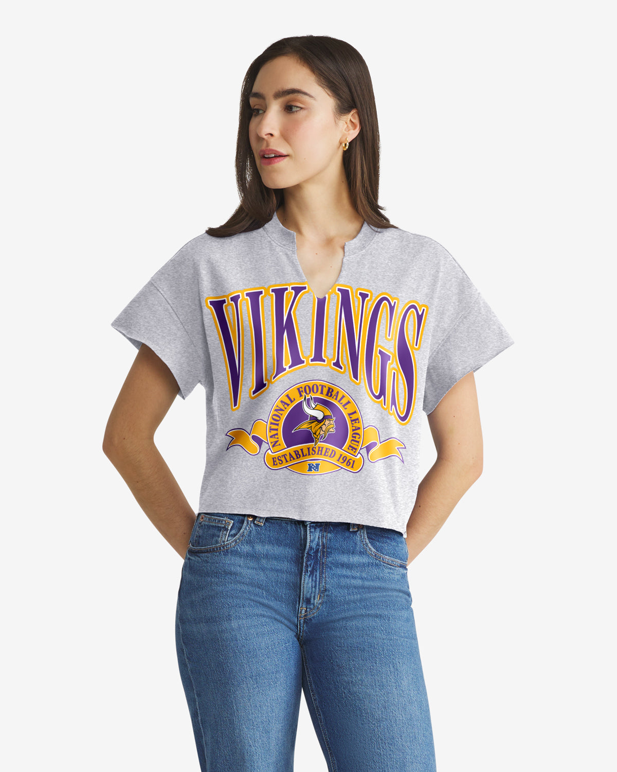 Minnesota Vikings BANNERS OUT '47 T-shirt surdimensionné à col cranté pour femmes