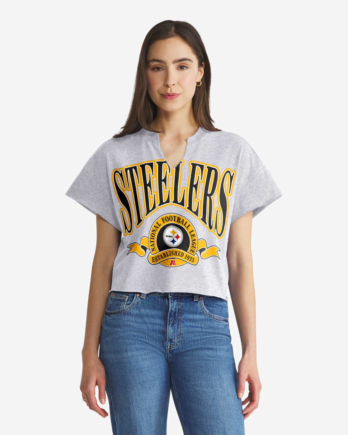 Pittsburgh Steelers BANNERS OUT '47 T-shirt surdimensionné à col cranté pour femmes