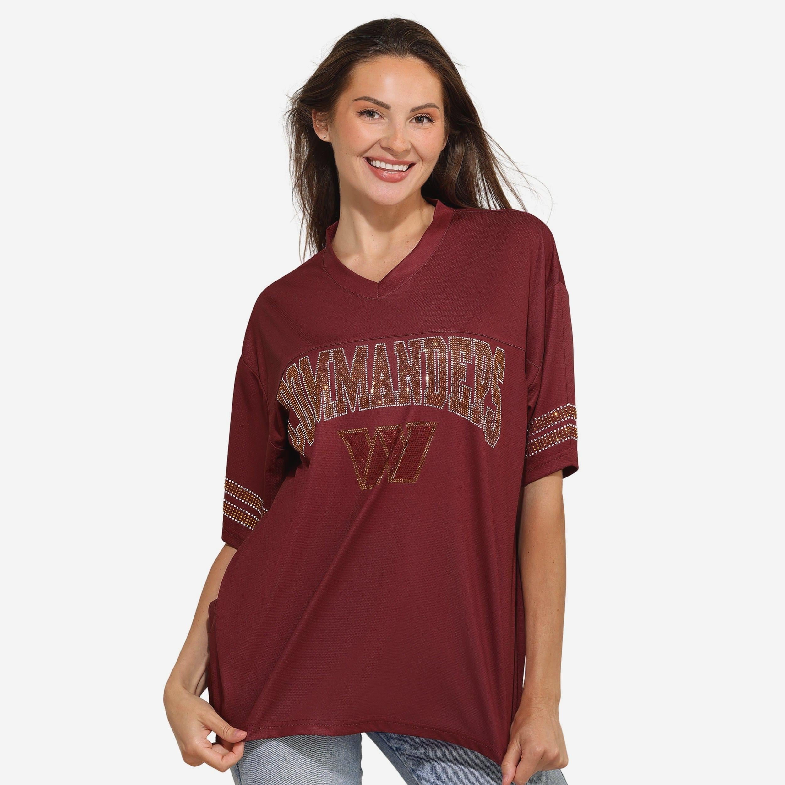 Washington Commanders T-shirt surdimensionné en maille à col en V avec logo strass pour femme