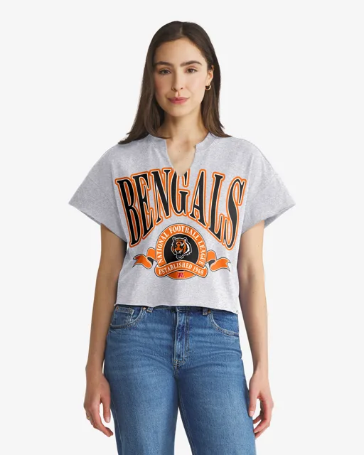 Cincinnati Bengals BANNERS OUT '47 T-shirt surdimensionné à col cranté pour femmes