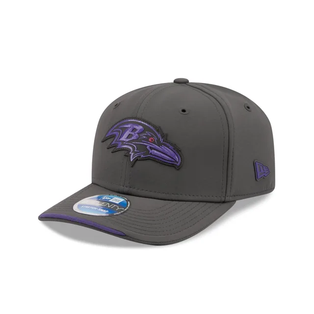 Baltimore Ravens 2026 Sideline Cold Weather 9SEVENTY Bonnet extensible à bouton-pression