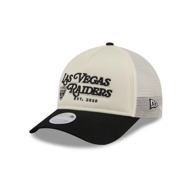 Las Vegas Raiders Casquette de camionneur blanche 9FORTY M-Crown A-Frame Retro Chrome pour femmes