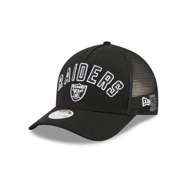 Las Vegas Raiders Casquette de camionneur à cadre en A 9FORTY M-Crown pour femmes avec mot-symbole à sequins