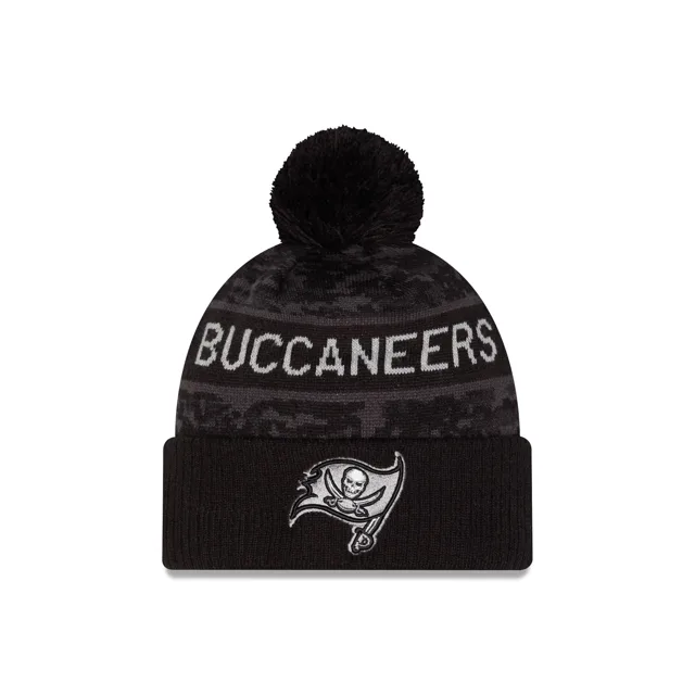 Tampa Bay Buccaneers 2026 Salut au service Pom Knit Hat