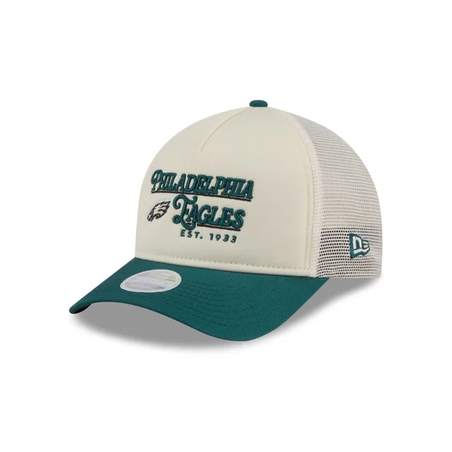 Philadelphia Eagles Casquette de camionneur blanche 9FORTY M-Crown A-Frame Retro Chrome pour femmes