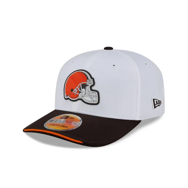 Cleveland Browns 2026 Sideline Blanc 9SEVENTY Chapeau extensible à bouton-pression
