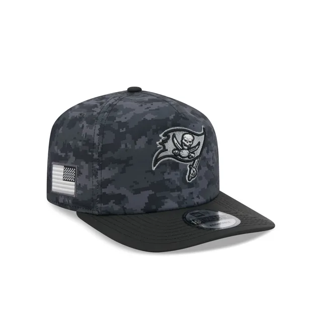 Tampa Bay Buccaneers 2026 Salut au service 19TWENTY Snapback Hat