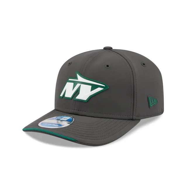New York Jets 2026 Sideline Cold Weather 9SEVENTY Bonnet extensible à bouton-pression