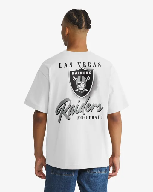Las Vegas Raiders BACKER SCRIPT ILLUSTRÉ '47 FOUNDATION TEE