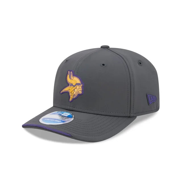 Minnesota Vikings 2026 Sideline Cold Weather 9SEVENTY Bonnet extensible à bouton-pression