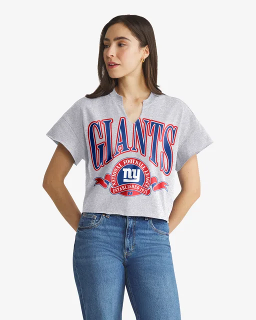 New York Giants BANNERS OUT '47 T-shirt surdimensionné à col cranté pour femmes