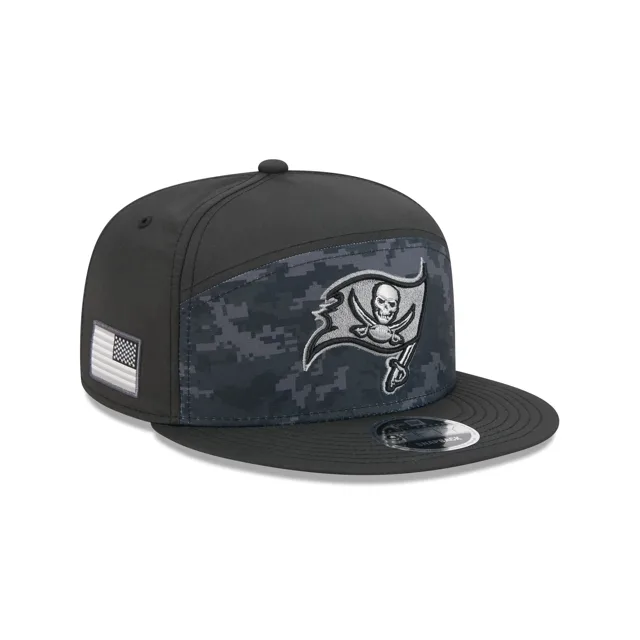 Tampa Bay Buccaneers 2026 Salut au service Panneau divisé 9FIFTY Snapback Hat