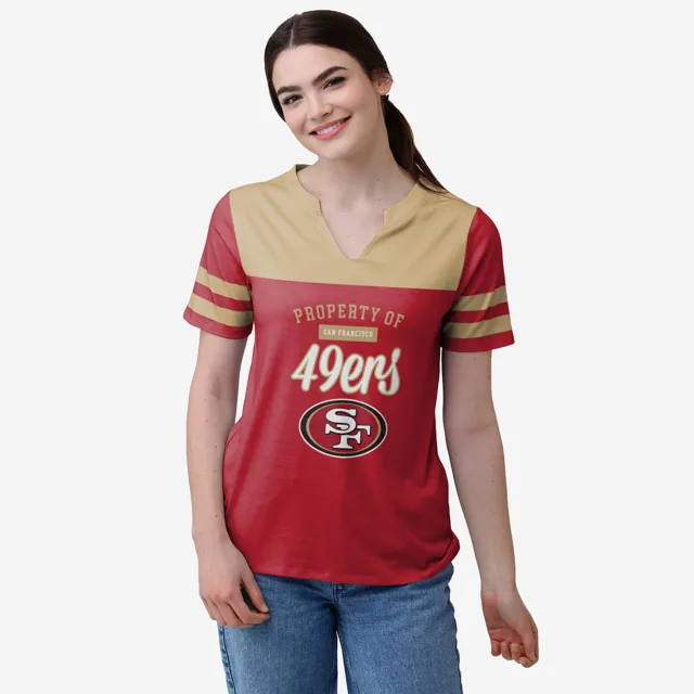 San Francisco 49ers T-shirt à col en V pour femme Team Stripe Property Of