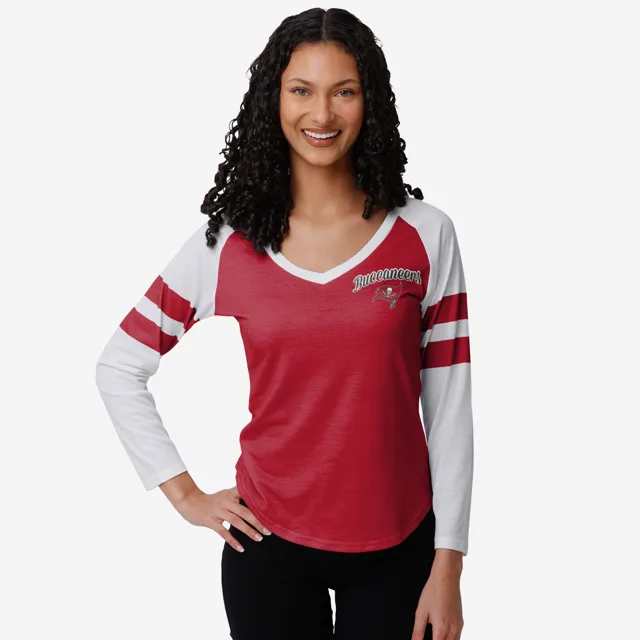 Tampa Bay Buccaneers T-shirt raglan à manches rayées avec mot-symbole pour femme