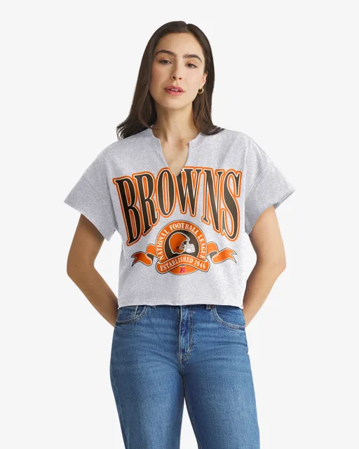 Cleveland Browns BANNERS OUT '47 T-shirt surdimensionné à col cranté pour femmes