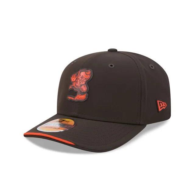 Cleveland Browns 2026 Sideline Historic 9SEVENTY Chapeau extensible à bouton-pression