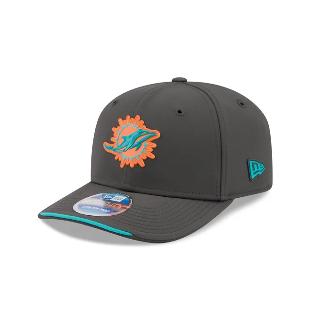 Miami Dolphins 2026 Sideline Cold Weather 9SEVENTY Bonnet extensible à bouton-pression
