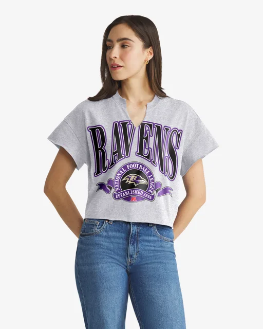 Baltimore Ravens BANNERS OUT '47 T-shirt surdimensionné à col cranté pour femmes