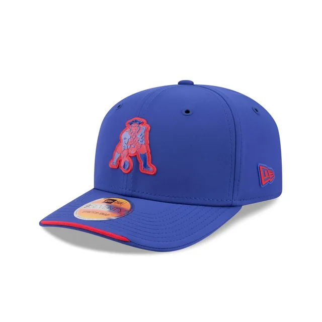 New England Patriots 2026 Sideline Historic 9SEVENTY Chapeau extensible à bouton-pression