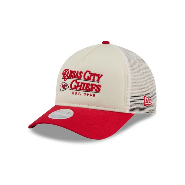 Kansas City Chiefs Casquette de camionneur blanche 9FORTY M-Crown A-Frame Retro Chrome pour femmes