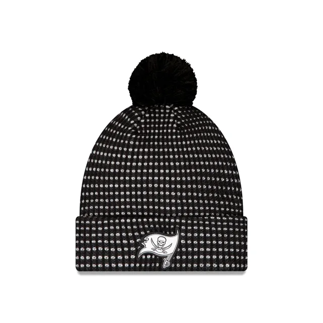 Tampa Bay Buccaneers 2026 Sideline Bonnet en tricot à pompon noir pour temps froid